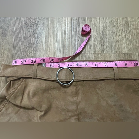 Perfect for Fall - Hollister soft, brown mini skirt - Picture 6 of 6